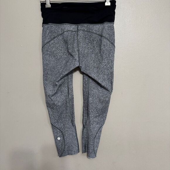 Lululemon Run The Day Crop *23" size 6 - Picture 3 of 7